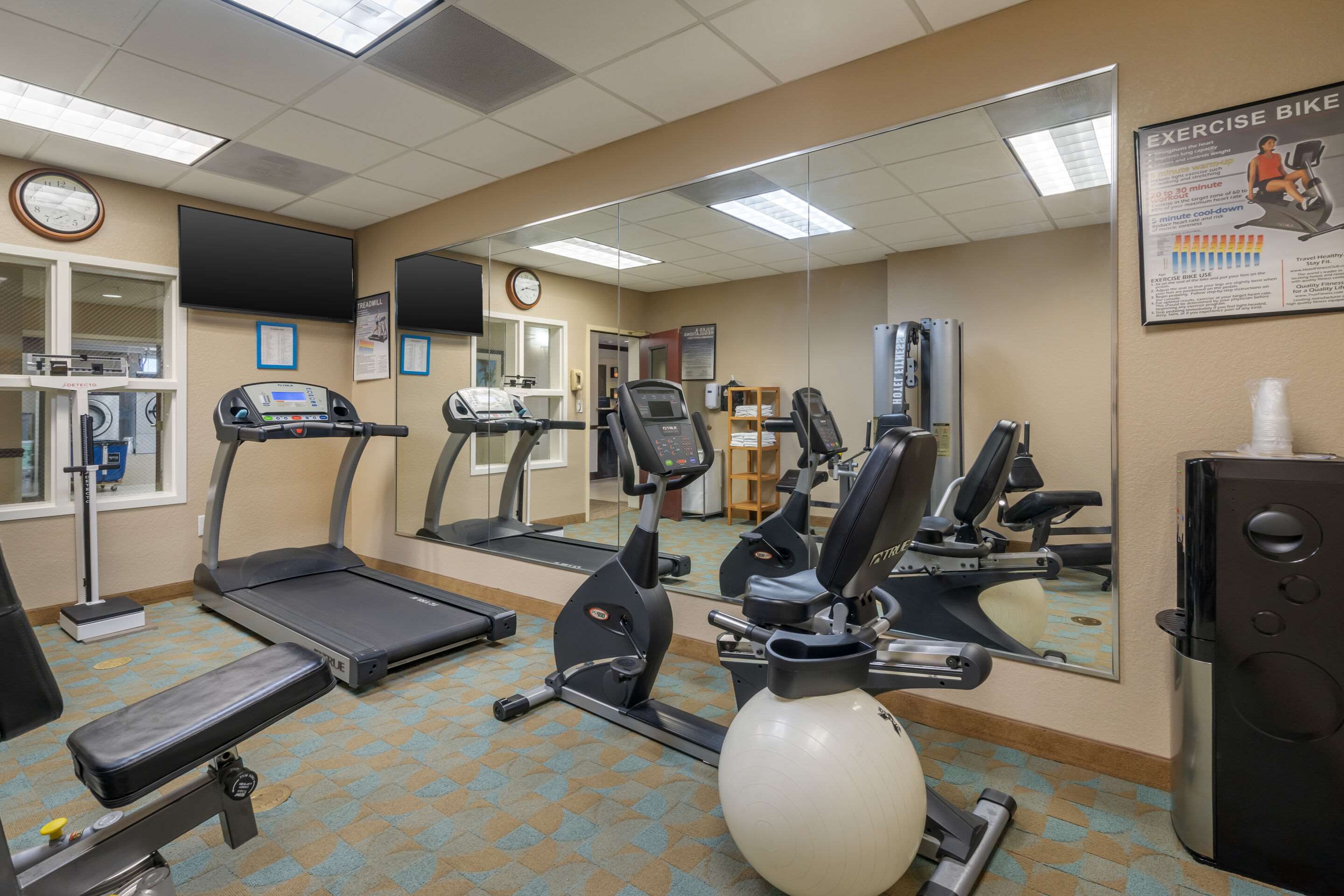 Fitness center | Comfort Inn & Suites Northeast - Gateway