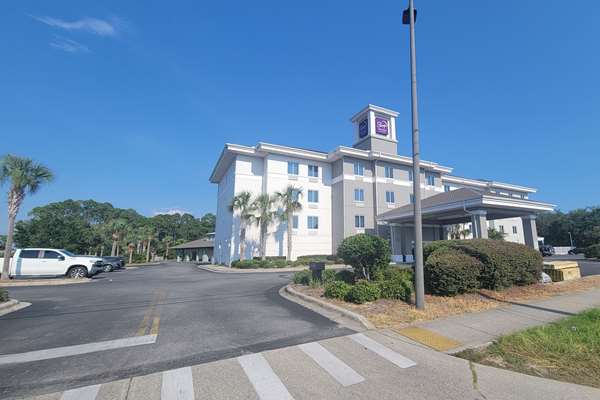 On-Site,Outdoor/Exterior,Exterior View of Building