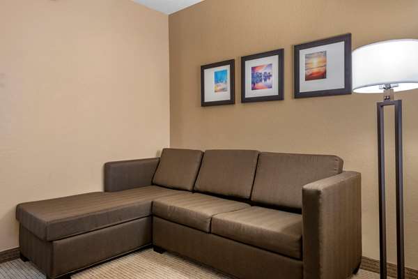 Suite - Comfort Suites Airport Orlando