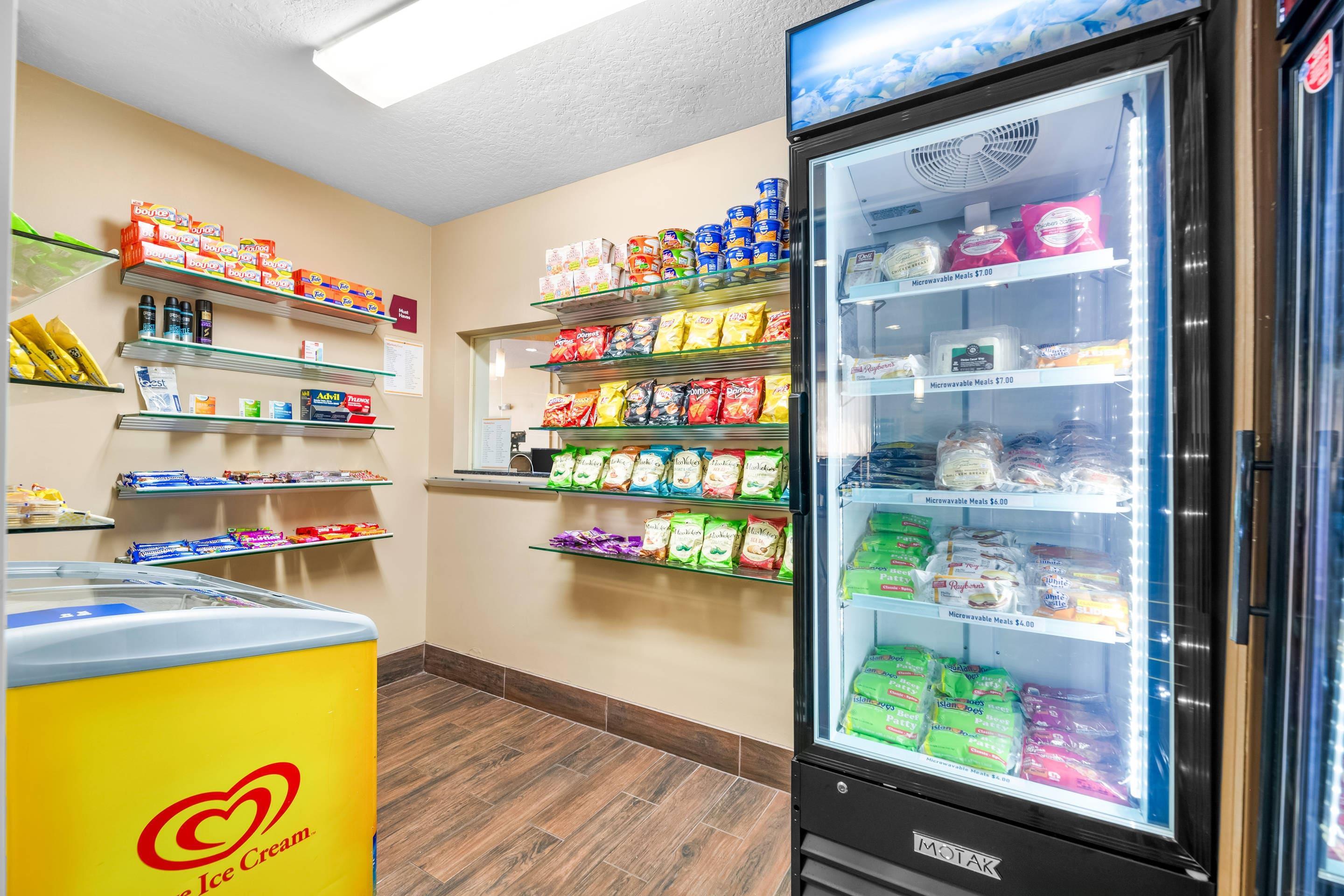 Hotel vending area | Comfort Suites Orlando Airport