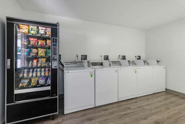 Amenities - Suburban Studios Lakeland