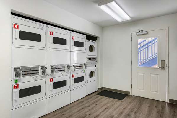 Amenities - Suburban Studios Lakeland