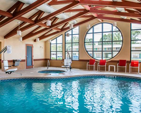Pool - Comfort Suites Callaway