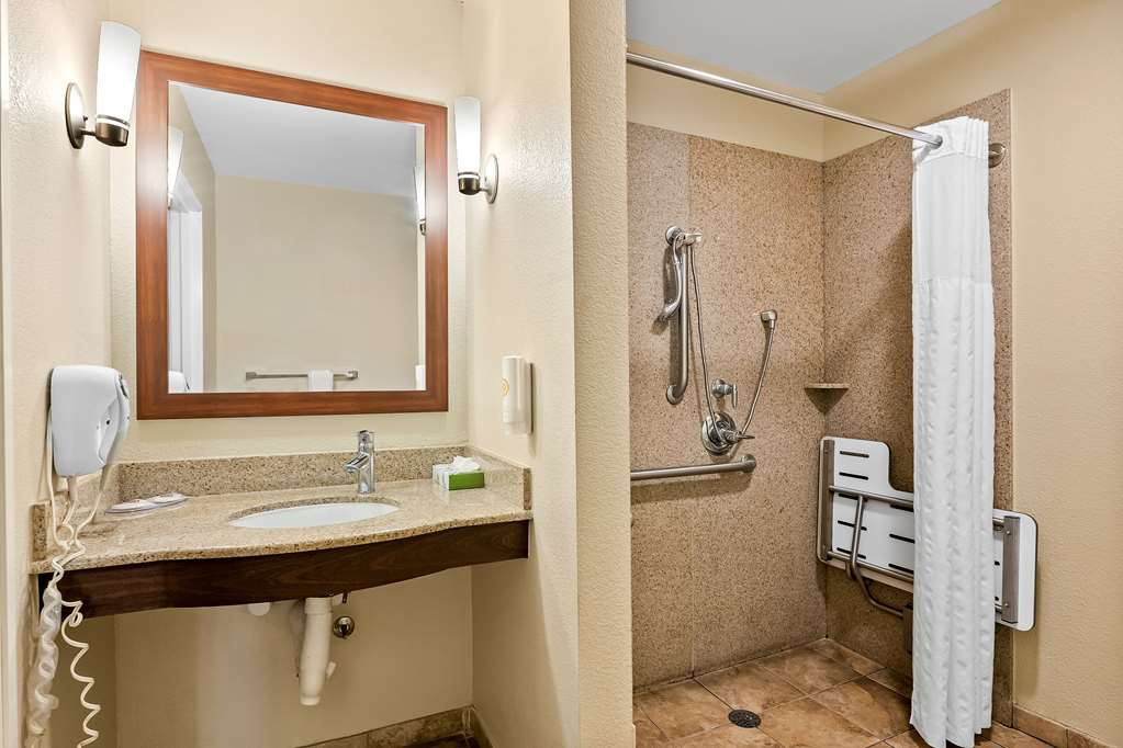 COMFORT SUITES PANAMA CITY-guestroom-Guest Room,Bathroom,On-Site.jpg