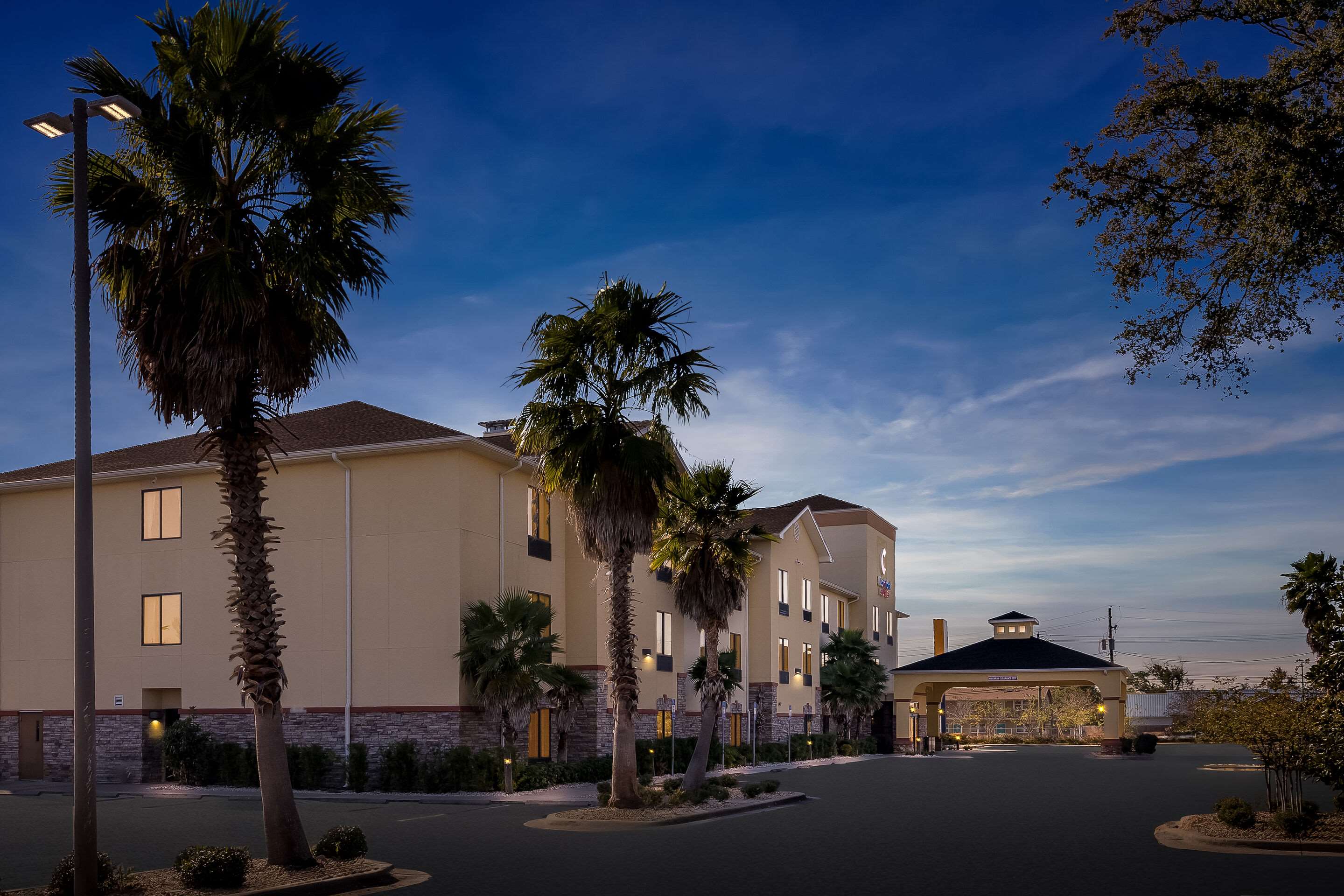 Twilight | Comfort Suites Panama City near Tyndall AFB