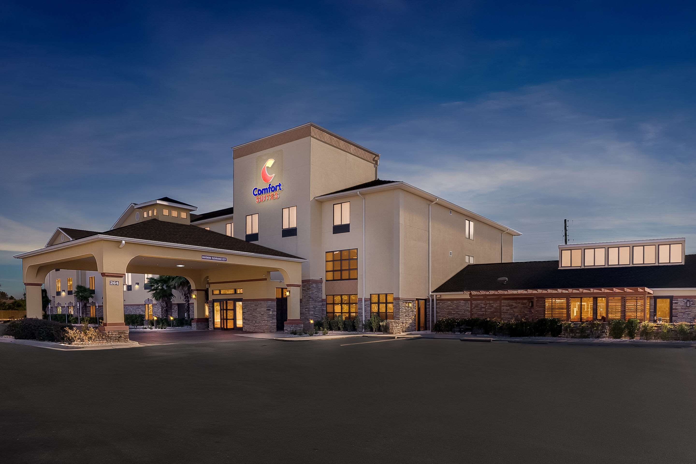 Hotel exterior | Comfort Suites Panama City near Tyndall AFB