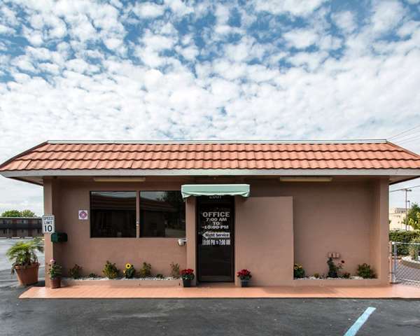 Exterior view - Rodeway Inn Federal Highway Fort Pierce