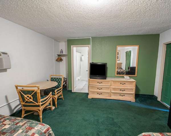  - Rodeway Inn Federal Highway Fort Pierce