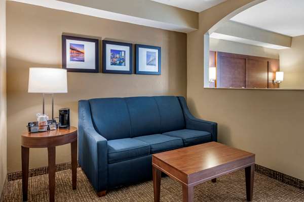 Suite - Comfort Suites Jacksonville - I-95, Exit 341
