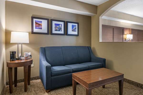 Suite - Comfort Suites Jacksonville - I-95, Exit 341