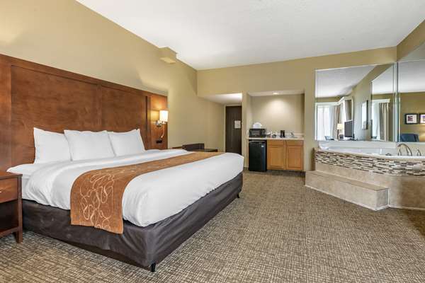 Suite - Comfort Suites Jacksonville - I-95, Exit 341