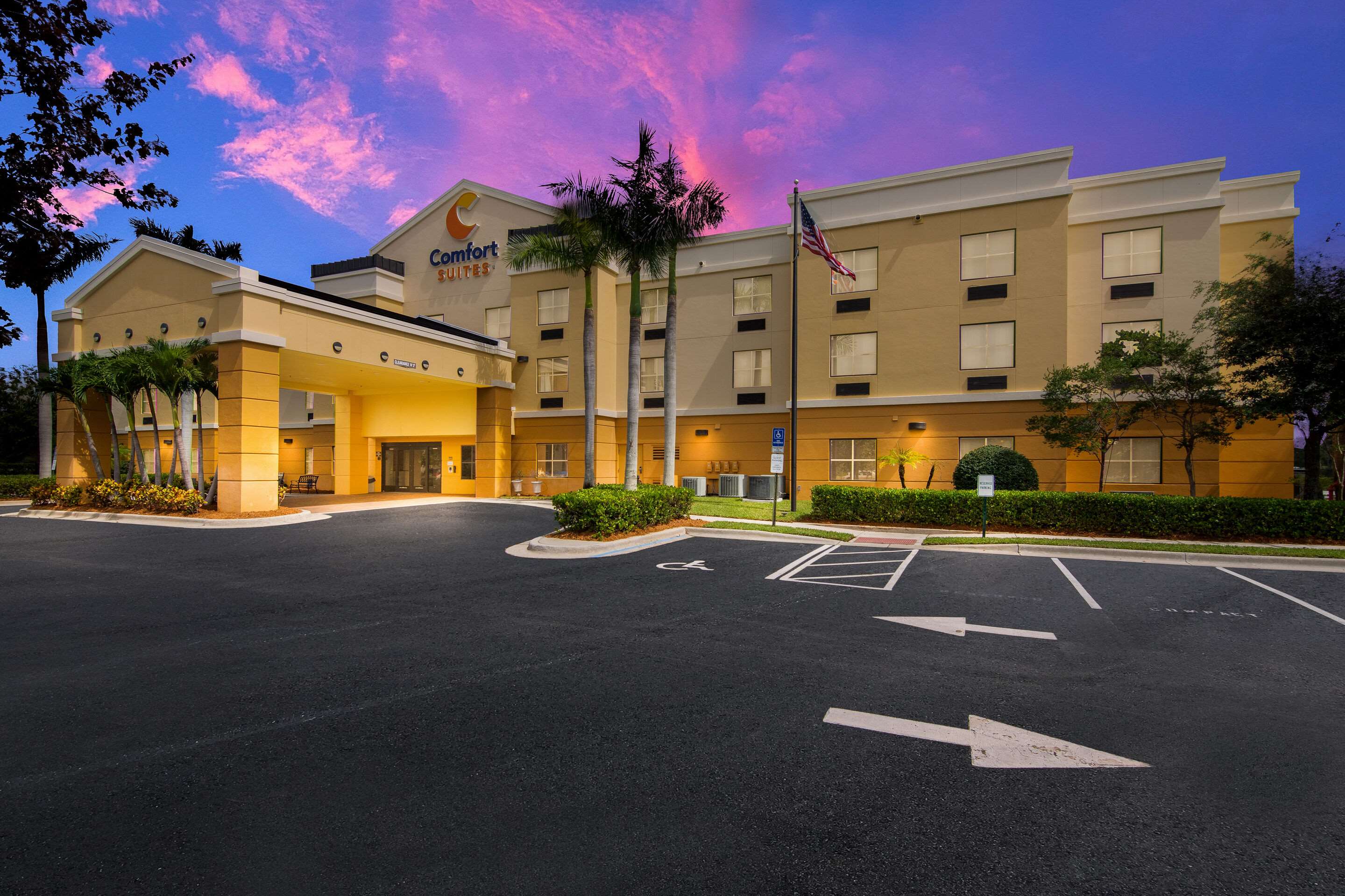 Twilight | Comfort Suites Vero Beach I-95