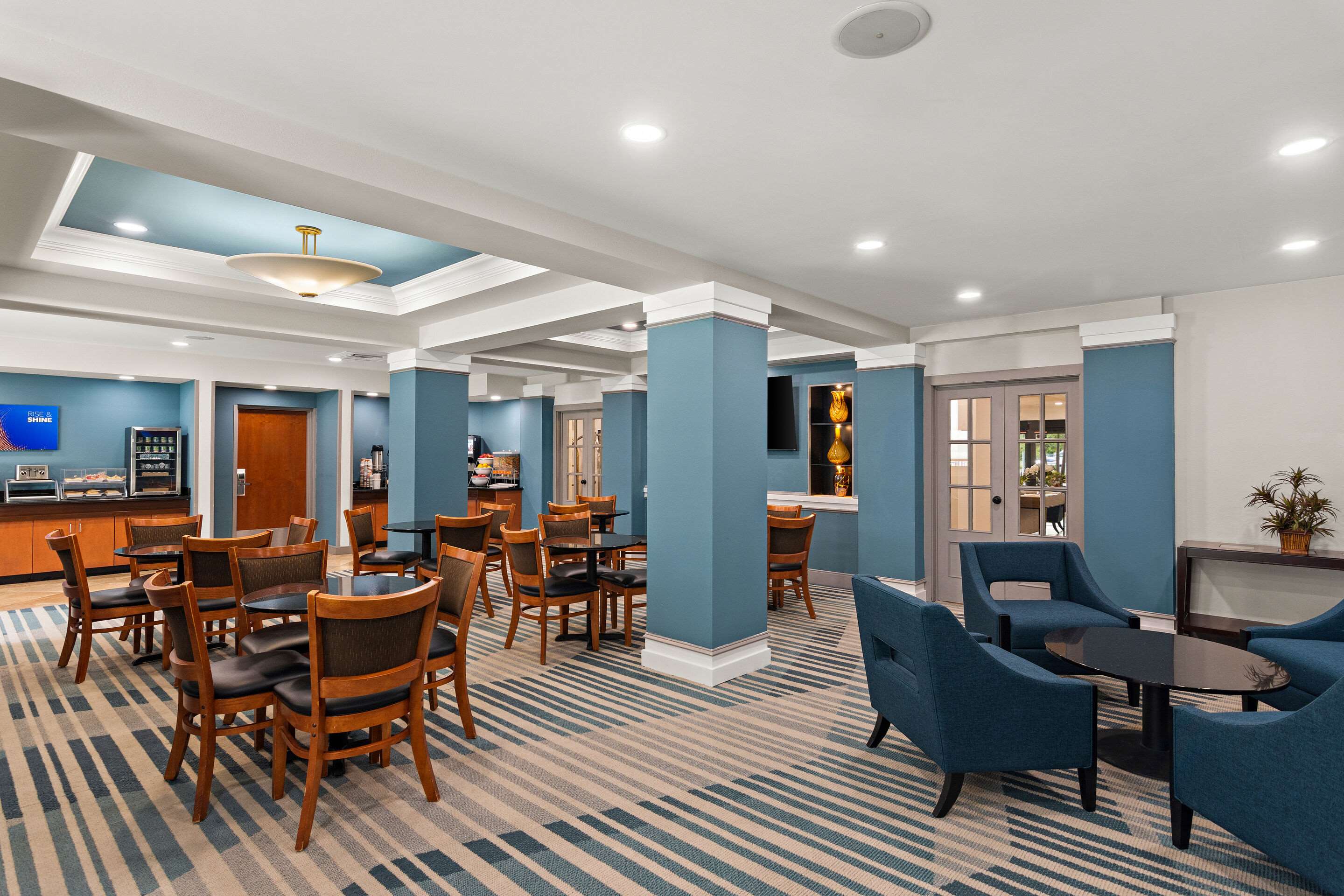 Breakfast area | Comfort Suites Vero Beach I-95