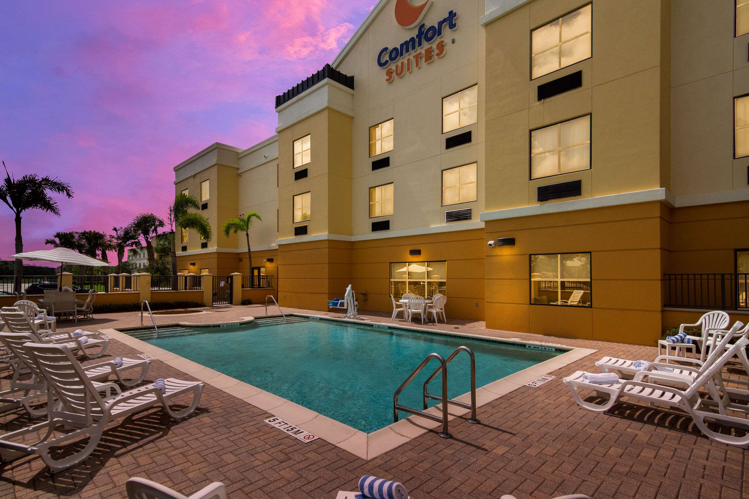 Twilight | Comfort Suites Vero Beach I-95