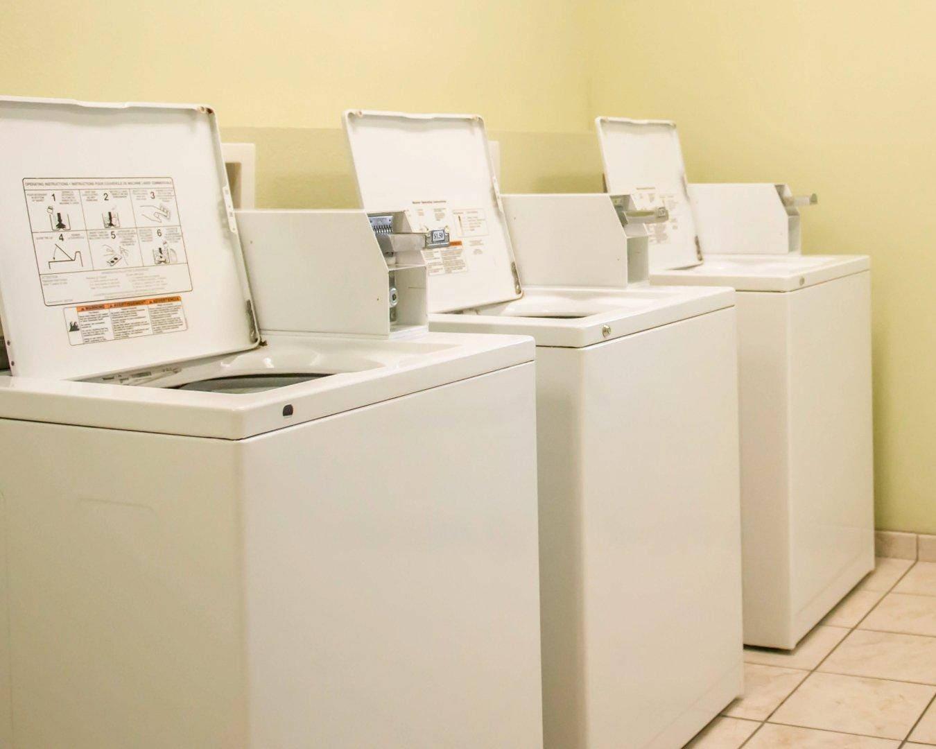 Guest laundry facilities | Suburban Studios near Panama City Beach