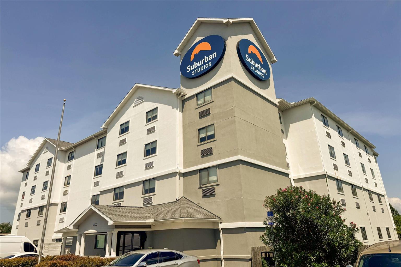 Suburban Studios Near Panama City Beach