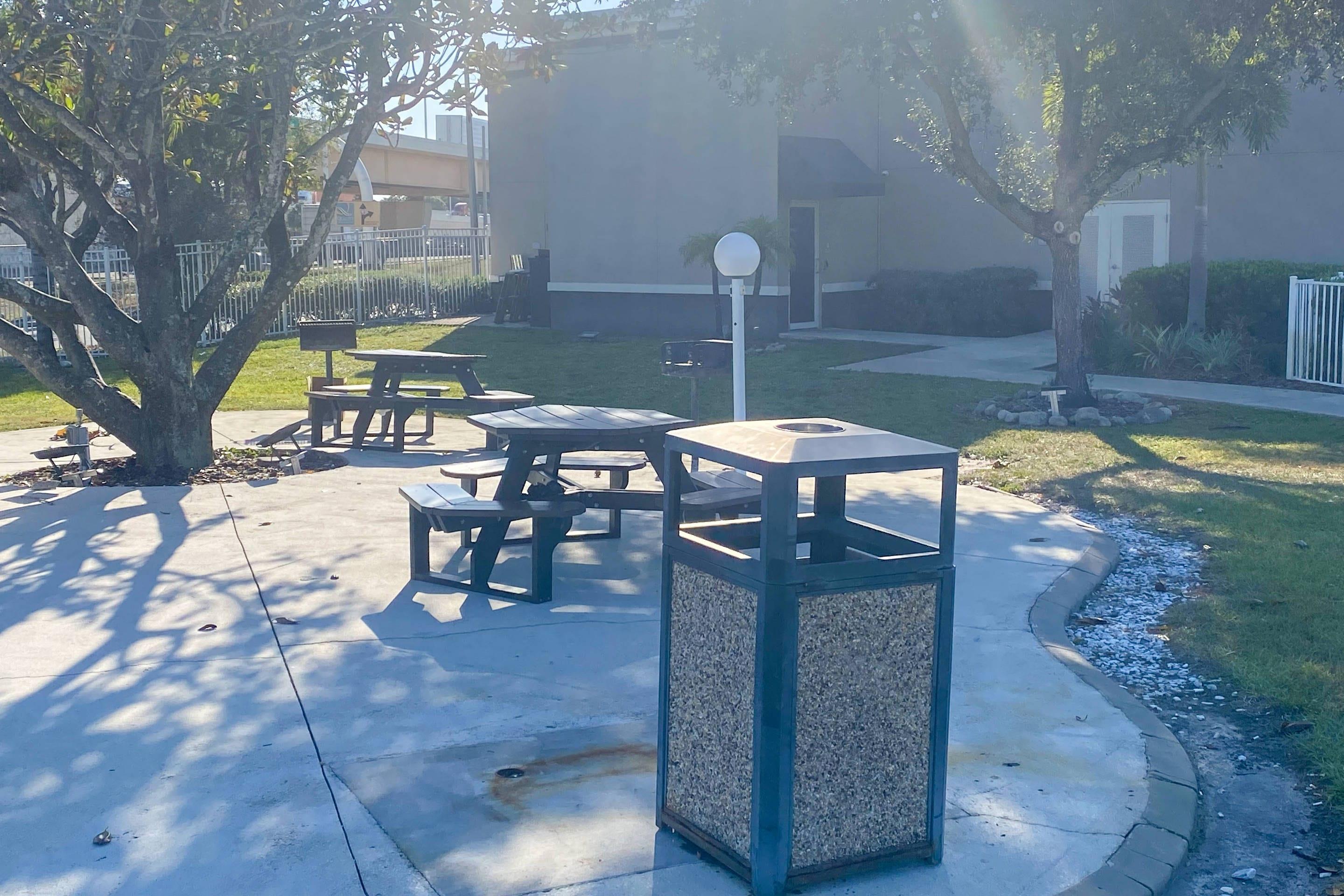 Patio area | Quality Inn & Suites Near Fairgrounds Ybor City