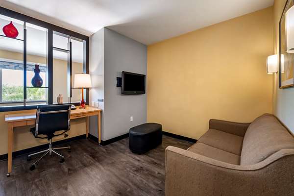 Suite - Cambria Hotel Dania Beach - I-95, Exit 22