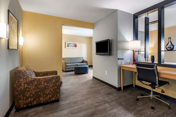Suite - Cambria Hotel Dania Beach - I-95, Exit 22