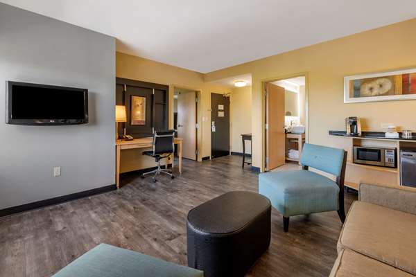 Suite - Cambria Hotel Dania Beach - I-95, Exit 22