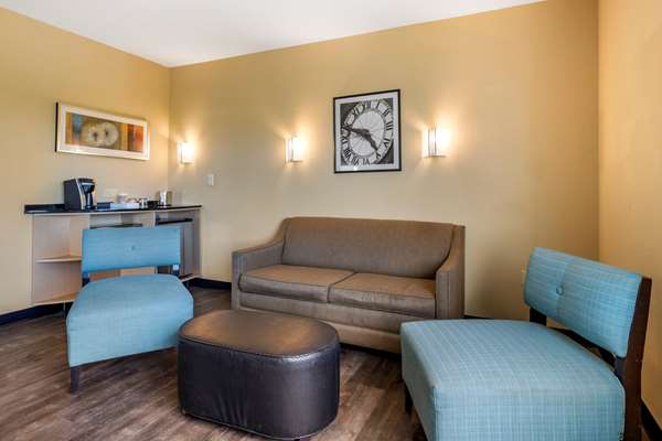 Suite - Cambria Hotel Dania Beach - I-95, Exit 22
