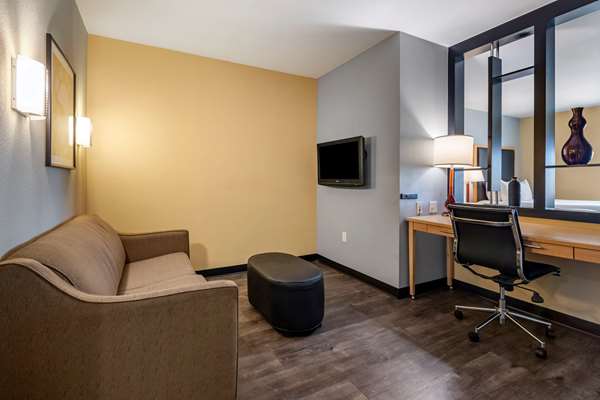 Suite - Cambria Hotel Dania Beach - I-95, Exit 22