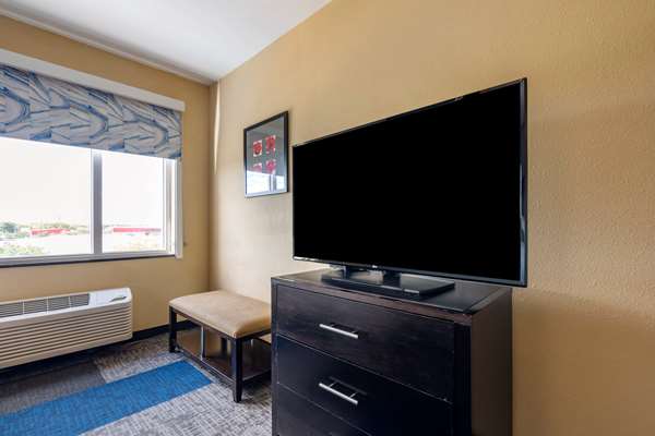Suite - Cambria Hotel Dania Beach - I-95, Exit 22