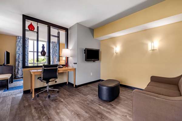 Suite - Cambria Hotel Dania Beach - I-95, Exit 22