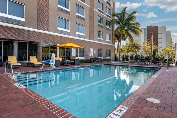 Pool - Cambria Hotel Dania Beach - I-95, Exit 22