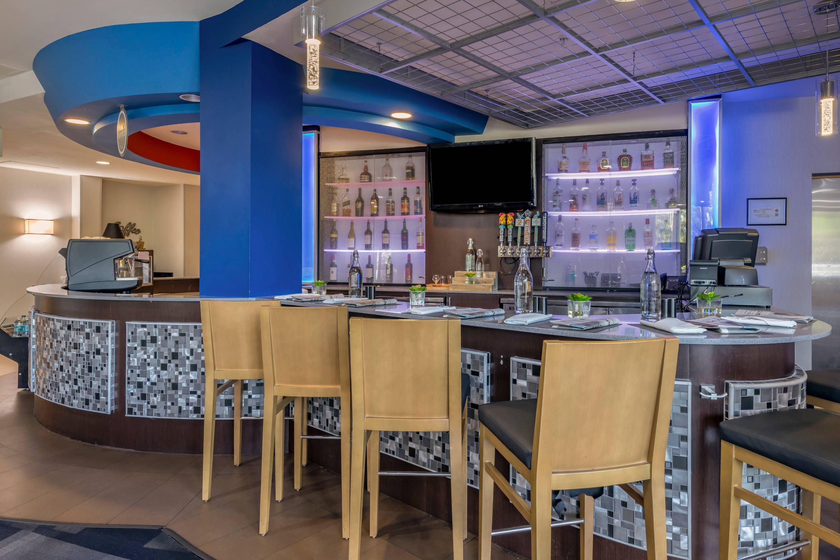 Hotel bar | Cambria Hotel Ft Lauderdale, Airport South & Cruise Port
