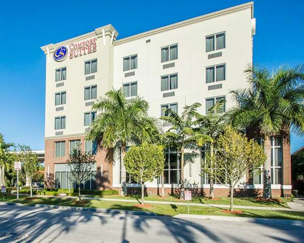 Exterior view - Comfort Suites Airport North Miami Springs