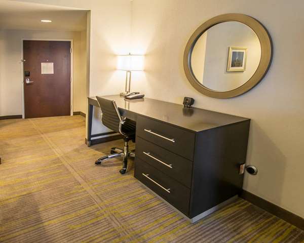 Suite - Comfort Suites Airport North Miami Springs