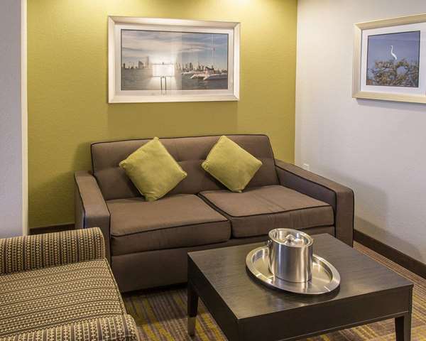 Suite - Comfort Suites Airport North Miami Springs