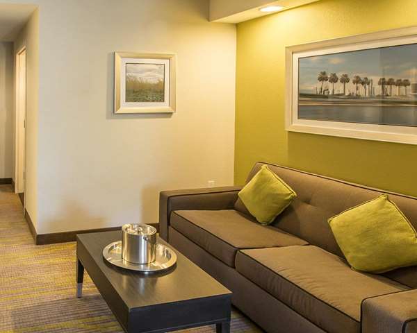 Suite - Comfort Suites Airport North Miami Springs