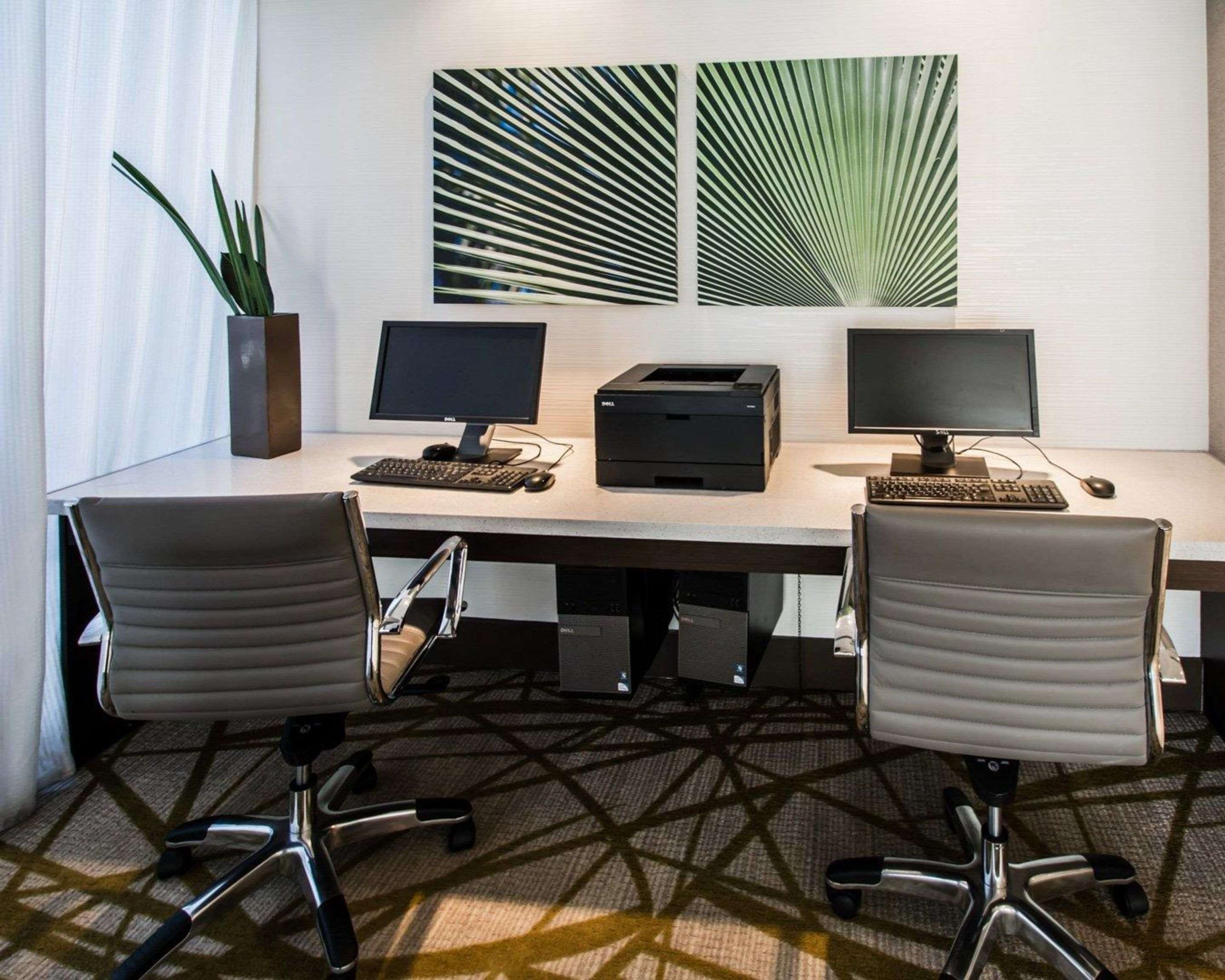 Business center | Comfort Suites Miami Airport North