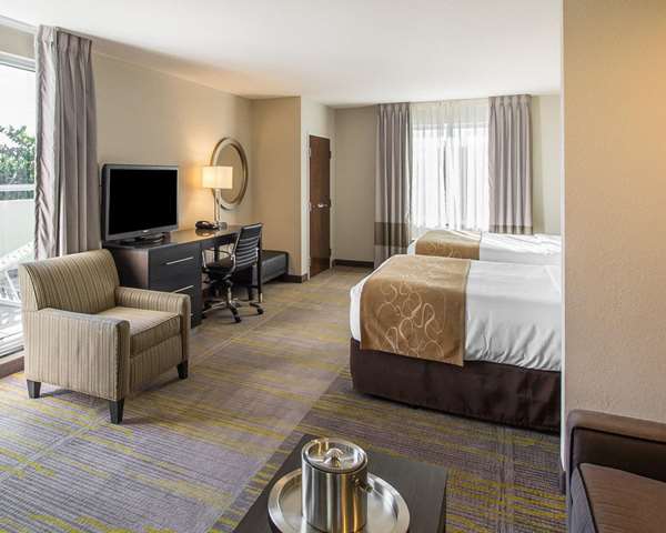 Suite - Comfort Suites Airport North Miami Springs