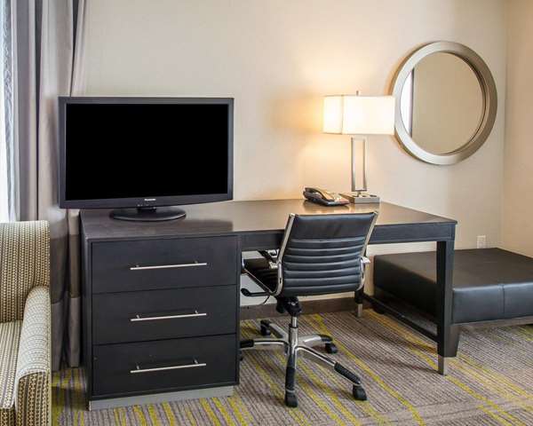 Suite - Comfort Suites Airport North Miami Springs