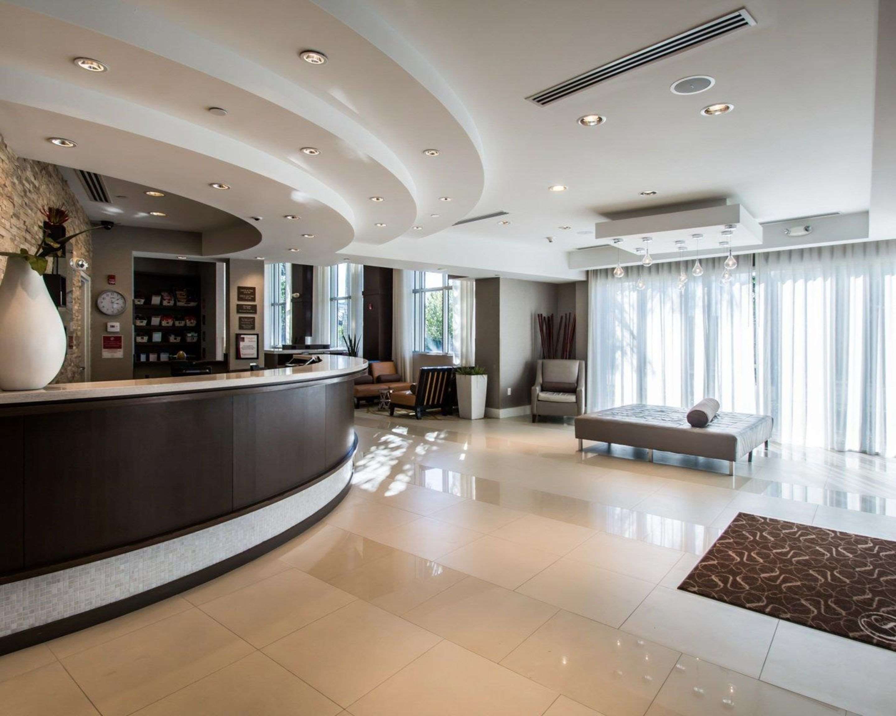 Lobby | Comfort Suites Miami Airport North