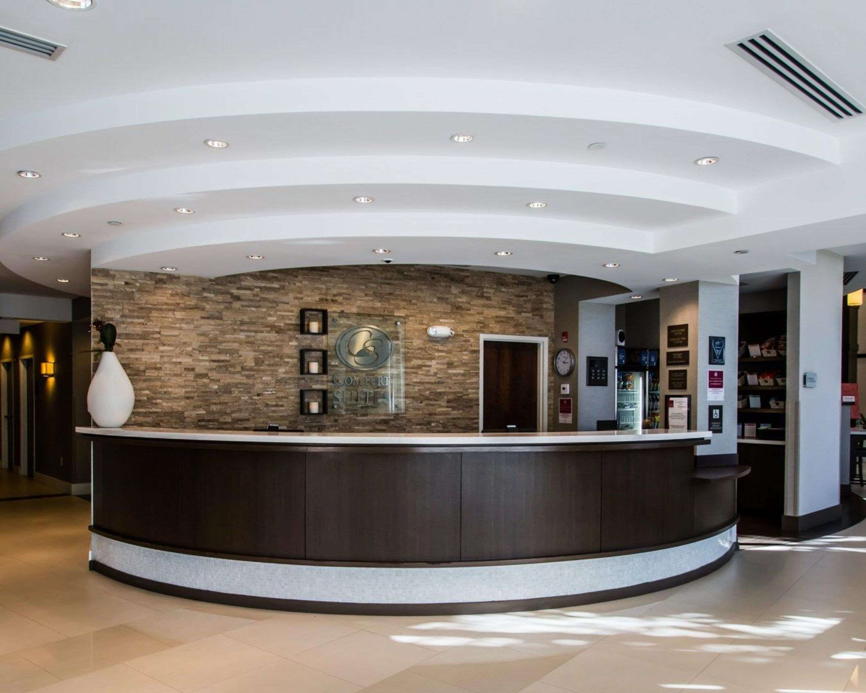 Front desk with friendly staff | Comfort Suites Miami Airport North
