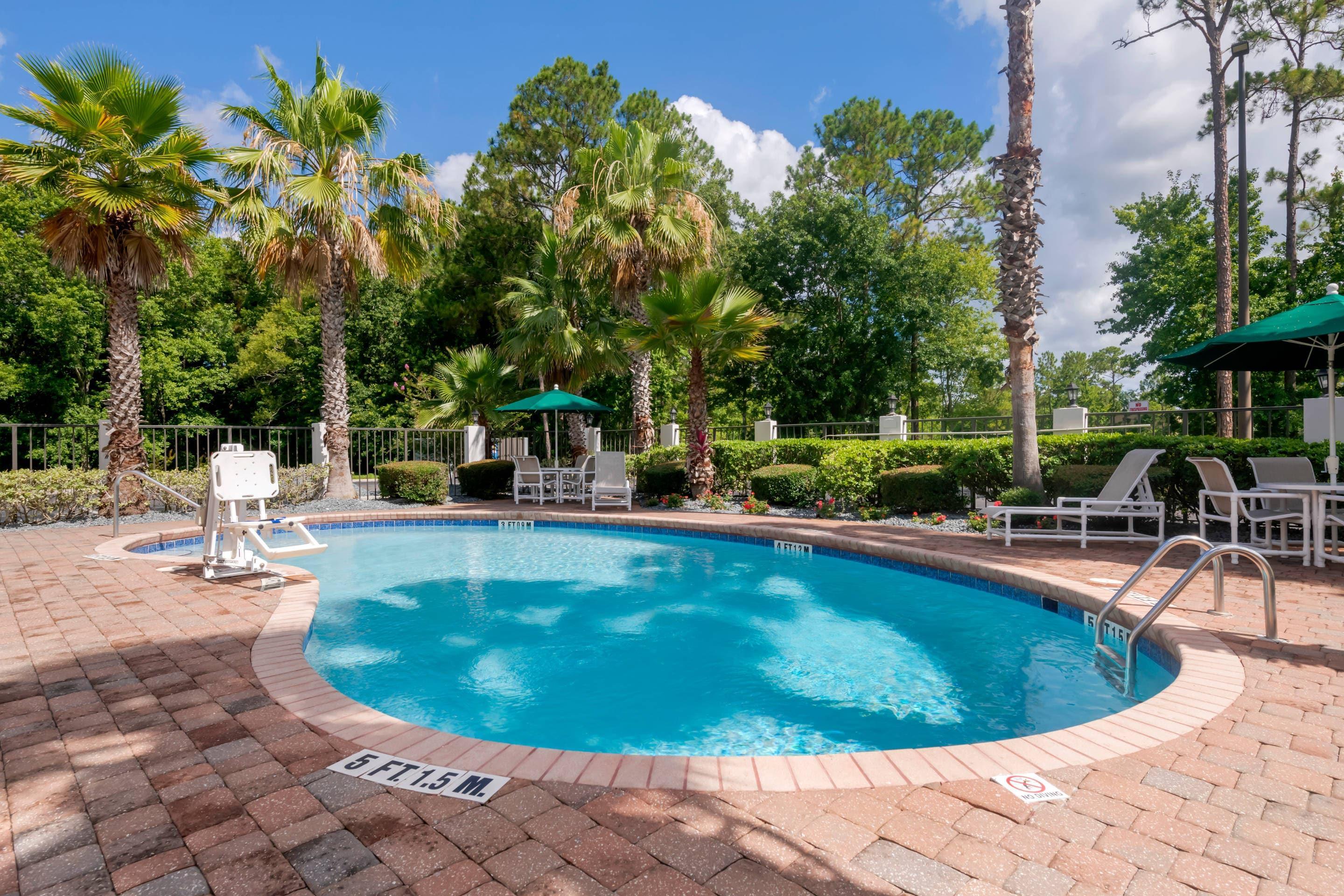 Outdoor pool | Quality Inn St. Augustine Outlet Mall