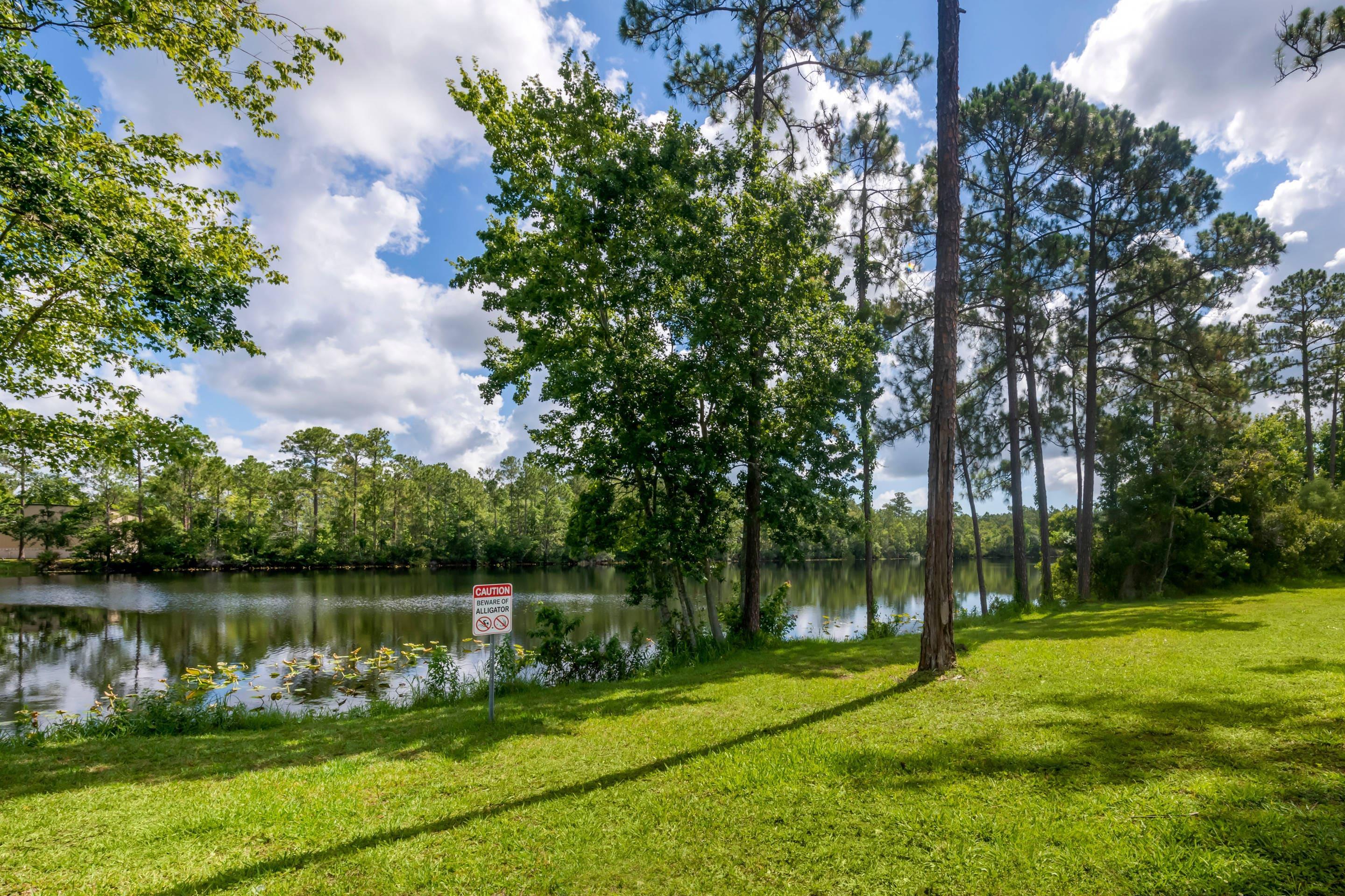 Hotel near lake | Quality Inn St. Augustine Outlet Mall