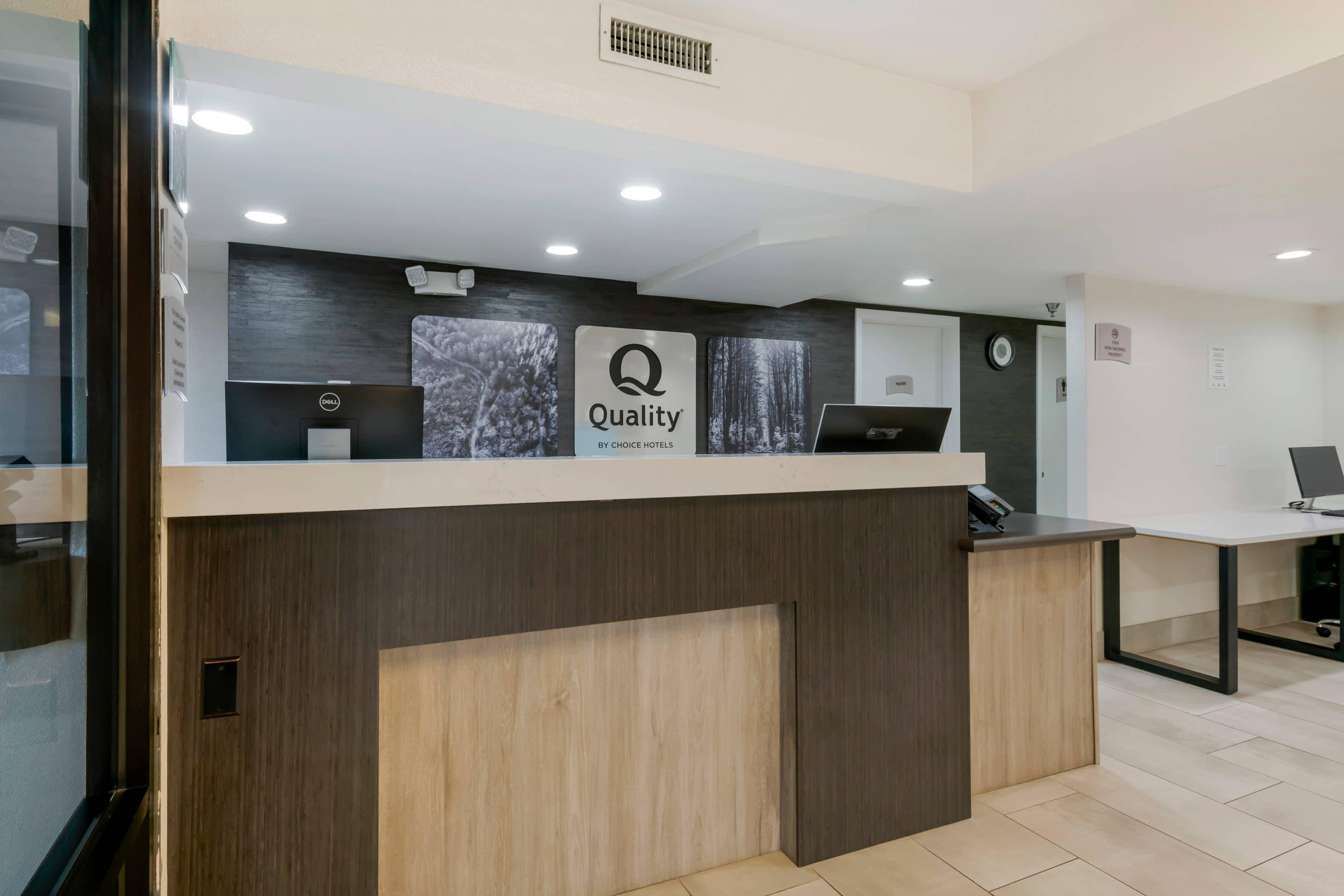 Front desk with friendly staff | Quality Inn St. Augustine Outlet Mall