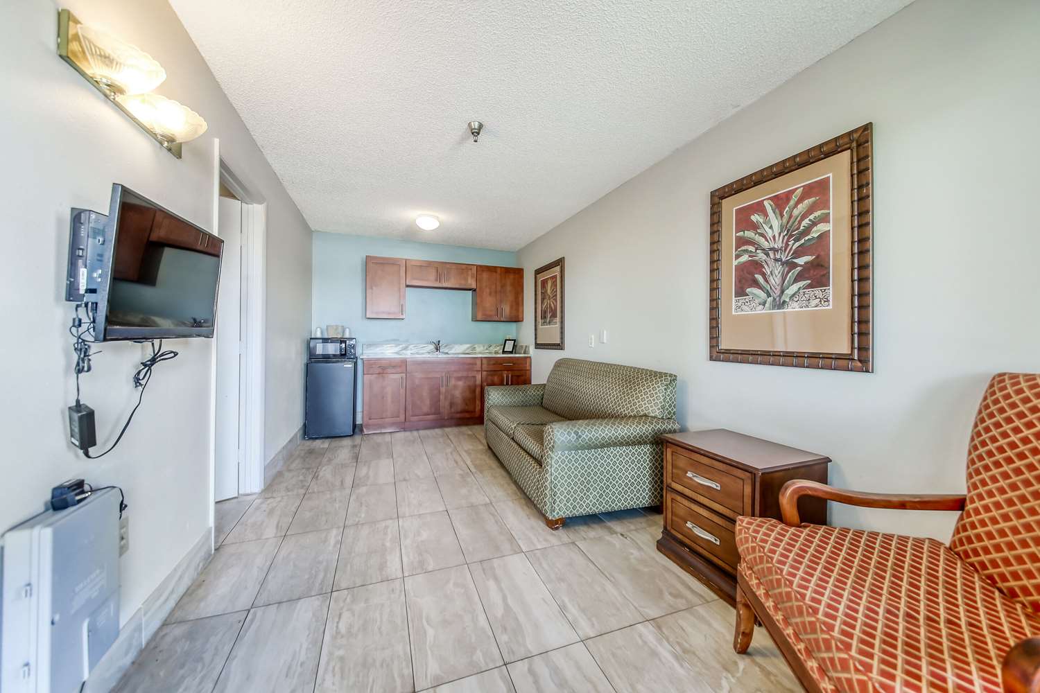 Rodeway Inn & Suites Haines City, FL See Discounts Rodeway Inn & Suites Haines City, FL See Discounts