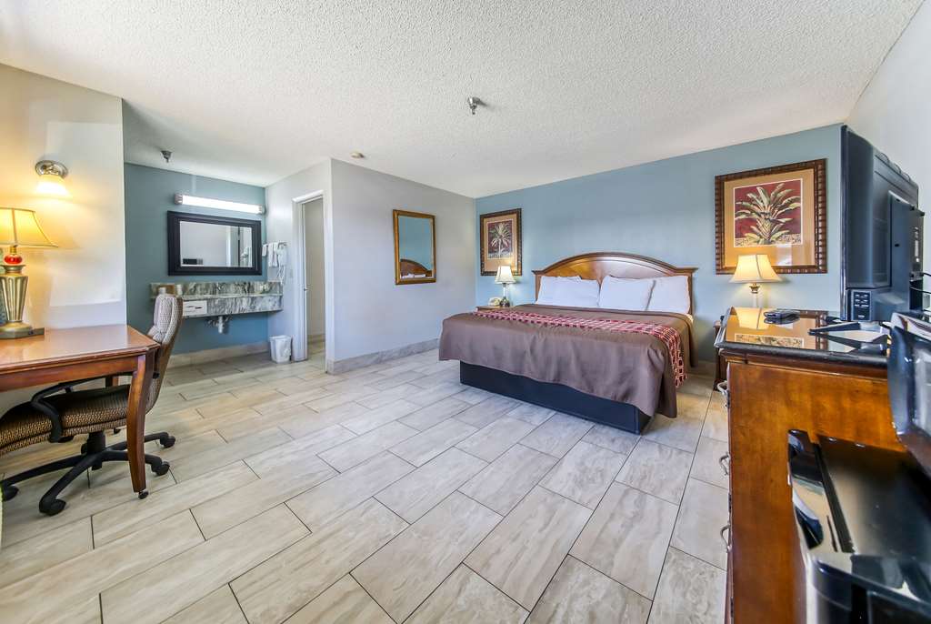 RODEWAY INN & SUITES-guestroom-Guest Room,On-Site.jpg