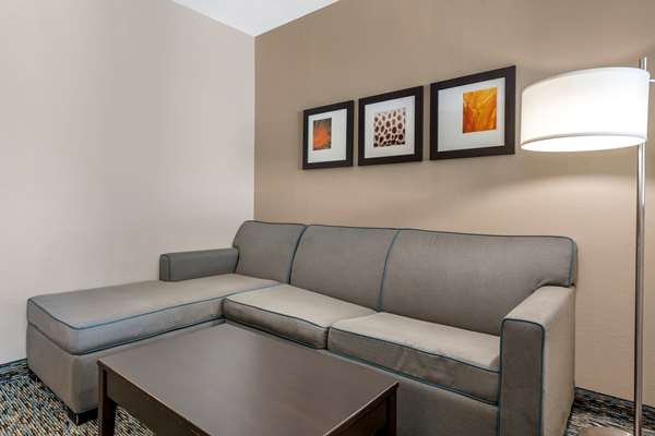 Suite - Comfort Suites Dania Beach - I-95, Exit 22