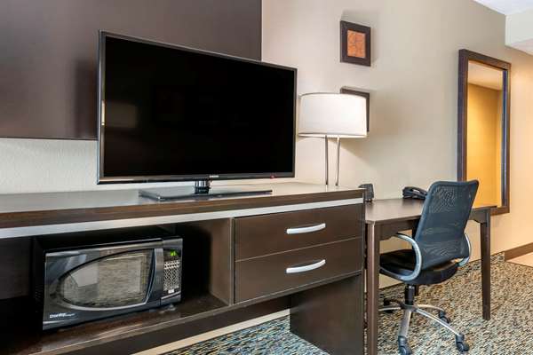 Suite - Comfort Suites Dania Beach - I-95, Exit 22