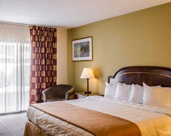  - Quality Inn & Suites Bayview Pensacola - I-10, Exit 17