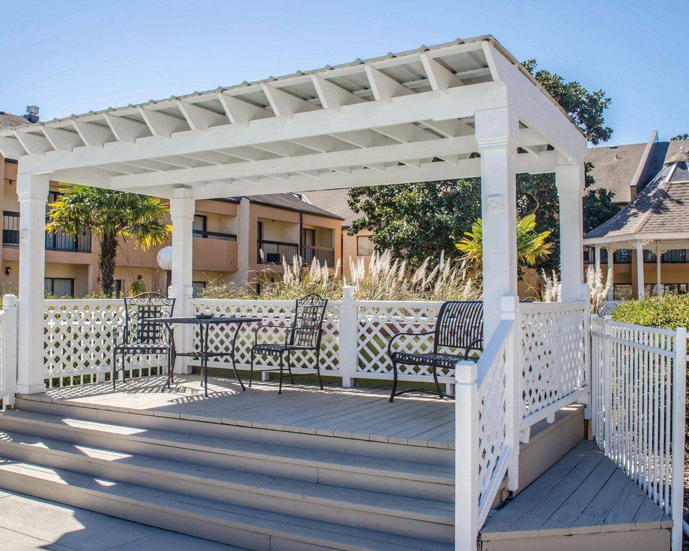 Relax by the pool | Quality Inn & Suites Pensacola Bayview
