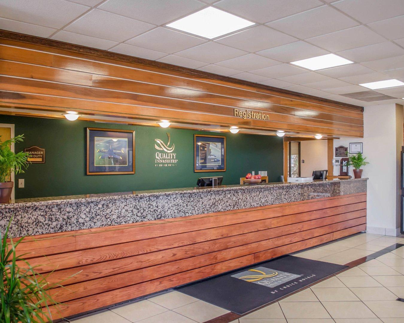 Front desk | Quality Inn & Suites Pensacola Bayview