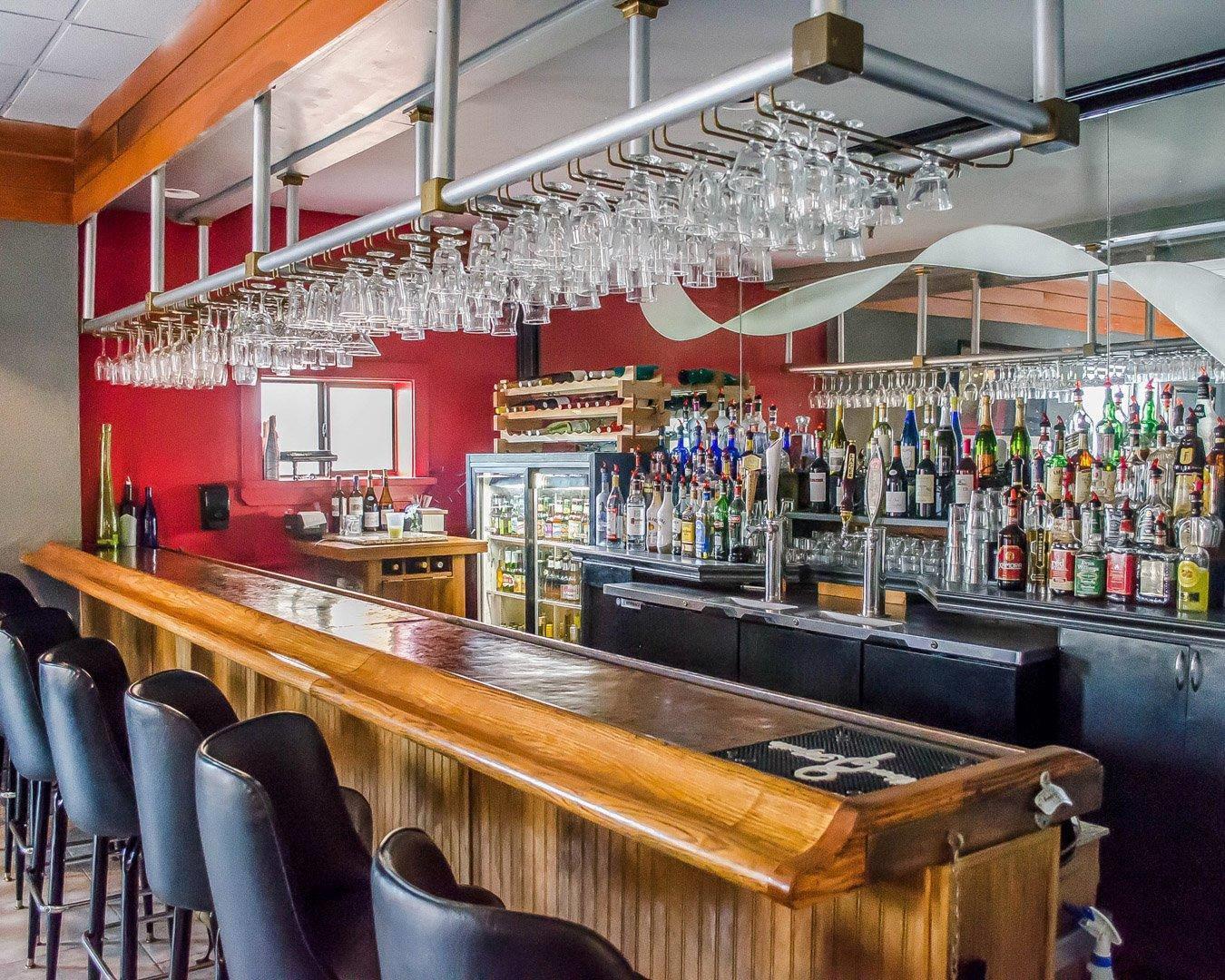Enjoy the on-site bar | Quality Inn & Suites Pensacola Bayview